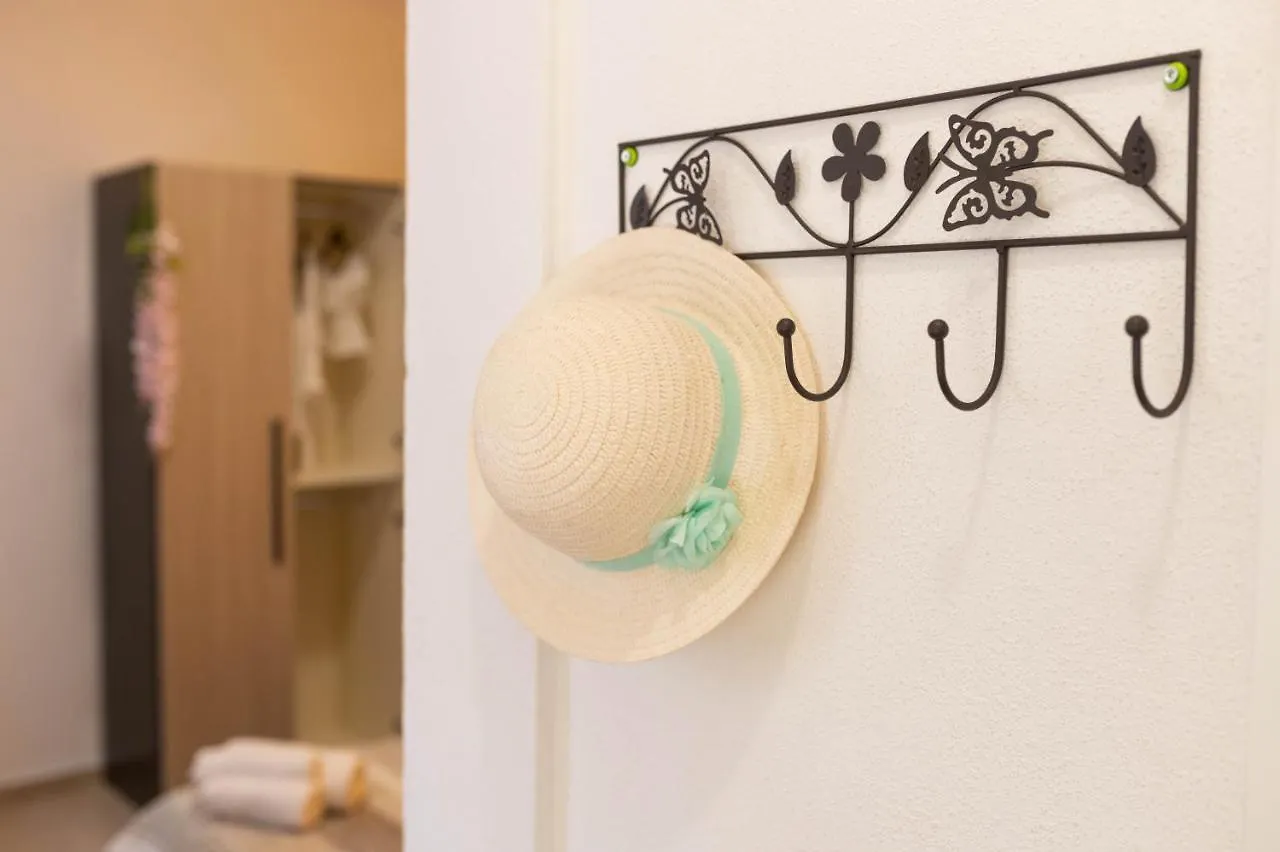Dimora Rossa Bed & Breakfast Sottomarina 0*,